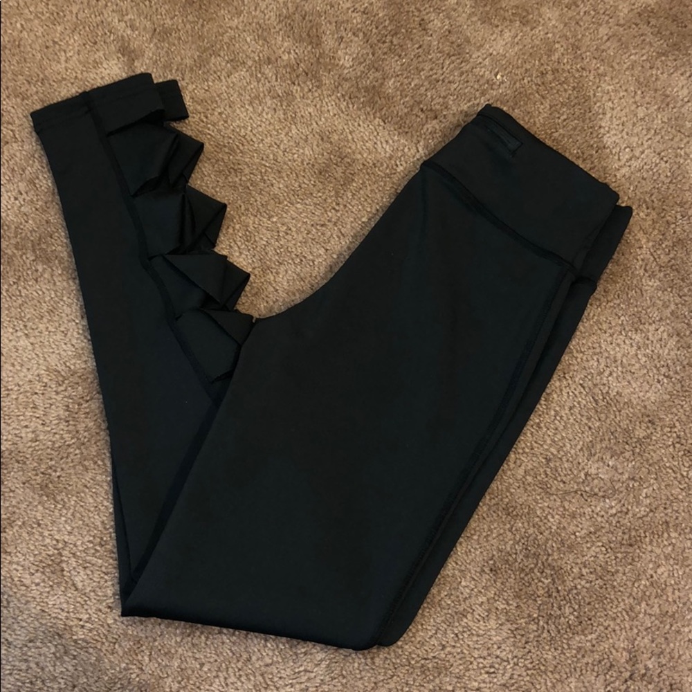 BSP Leggings • BLK • CUTOUT DESIGN ON EACH LEG